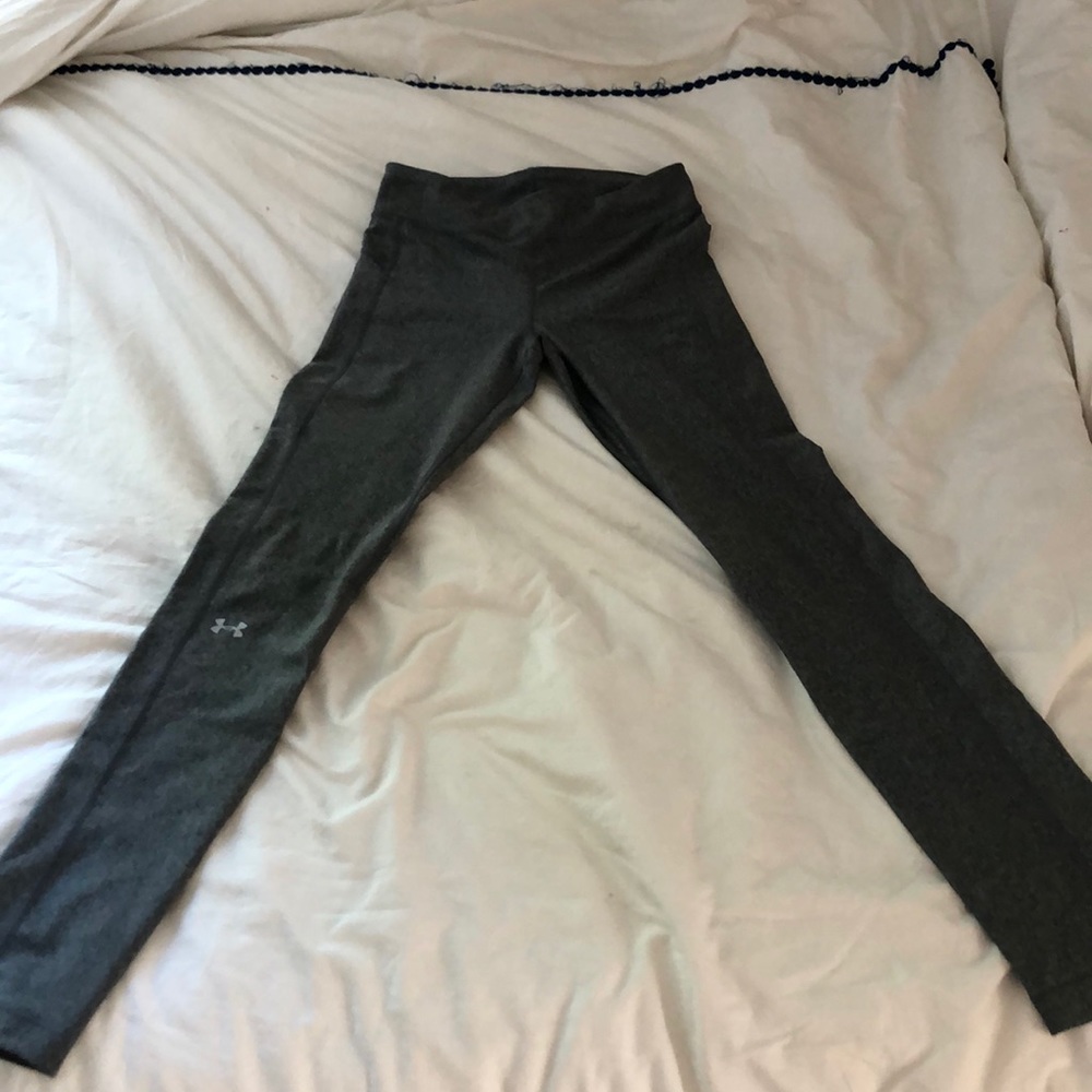 GREAT CONDITION UNDER ARMOUR GREY LEGGINGS XS/S